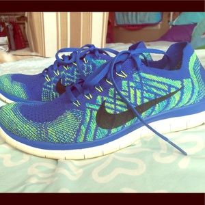 NIKE FREE MENS 8.5